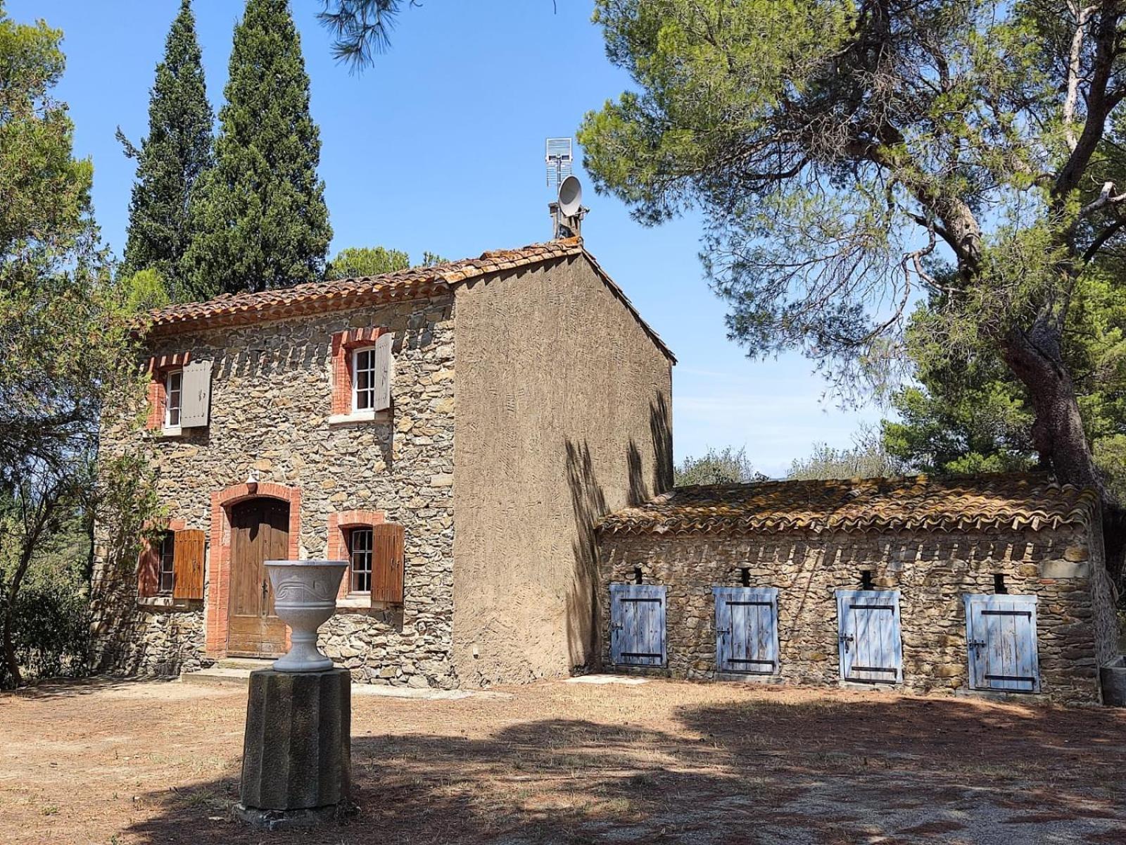 Mazet Du Chateau Joyeux De Violet Pépieux Kültér fotó